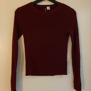 Stickad tröja str S - Superfin tunn stickad tröja. Är i stolek S. Köparen står för frakten 