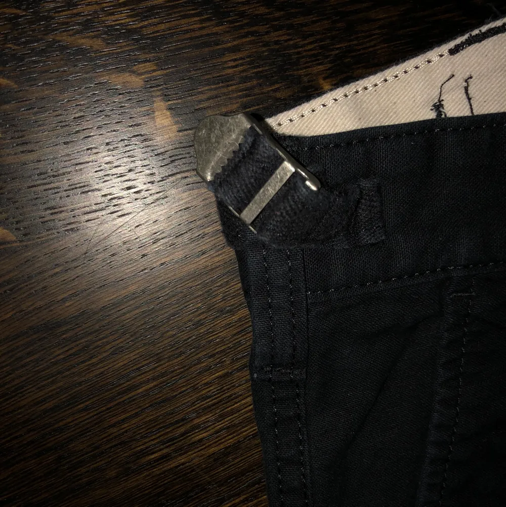 Pösiga i strl så kan även användas som lite större än 30 . Jeans & Byxor.