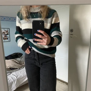 Randig stickad tröja - Randig stickade tröja från nakd