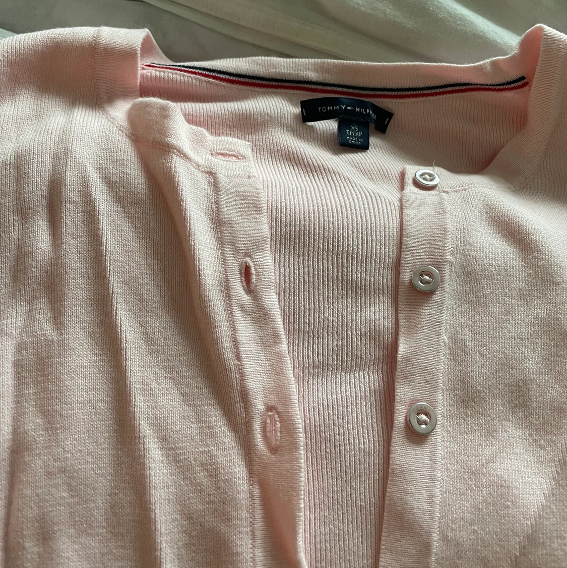 Kofta från Tommy Hilfiger. Helt oanvänd - 90