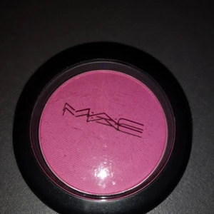 Mac rouge färg pink swoon  - Mac rouge färg pink swoon. Använd 2gånger och är i nyskick