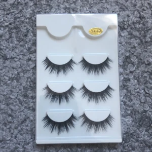 Fransar✨ - Köpte ett 4-pack fransar och har använt 1 par. Säljer då dom inte riktigt var min smak🤍 