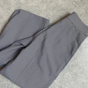 Ankelbyxor strl xs - Ankellånga rutiga byxor i strl xs! Köpta från London och endast testade, superfina och sköna till sommaren! 60kr