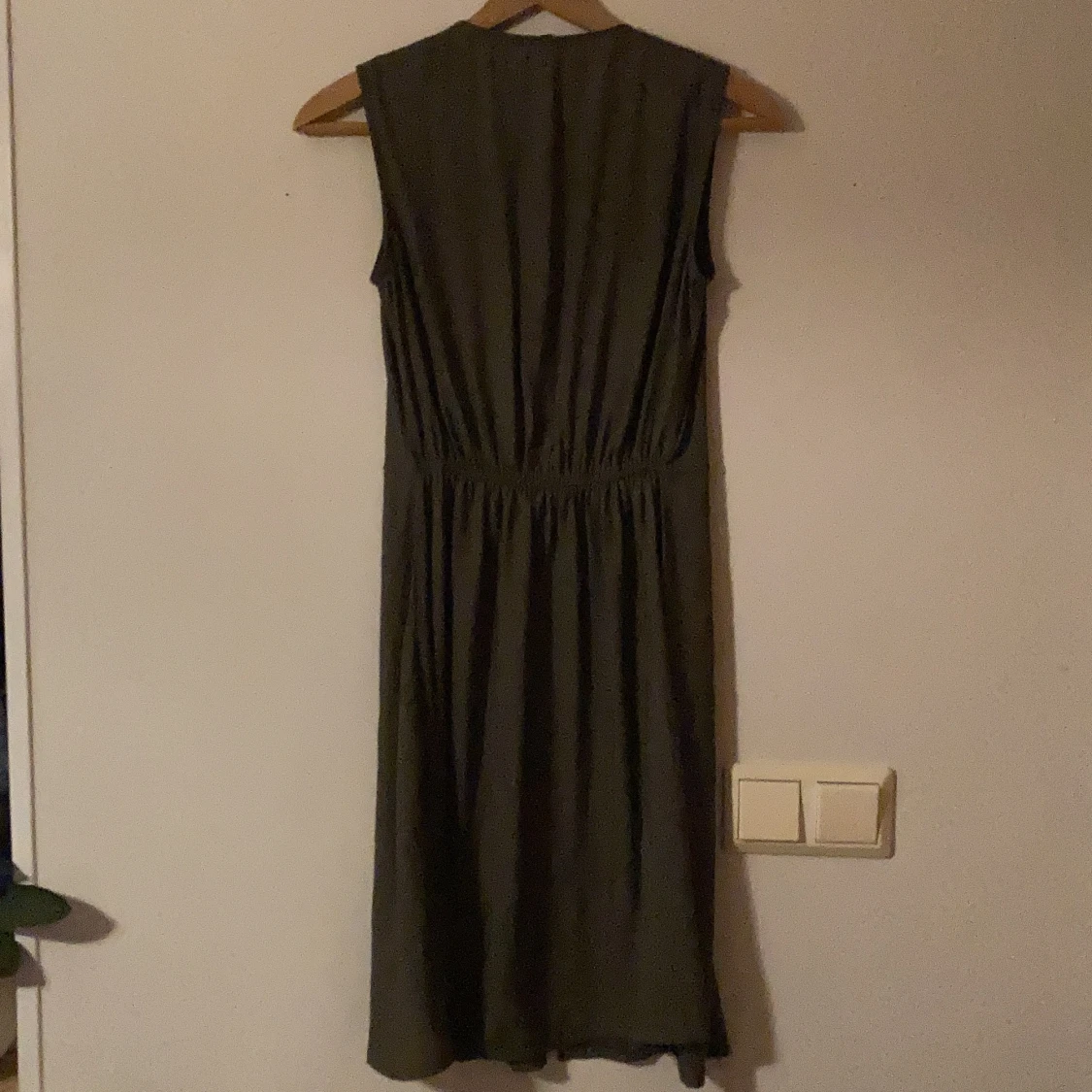 Olivgrön klänning - 90