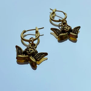 Handgjorda örhängen  - GRATIS FRAKT! @bladhsmycken på Instagram🥰