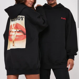 Playboy X missguided  - Säljer en hoodie från missguided i storlek XS men är väldigt overziz så passer allt från XS-L beroende på hur man vill ha passformen. 