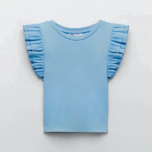 Volang topp - Superfin populär topp från zara som e strl M men passar s-l eftersom den e väldigt stretchig💕 skriv privat för fler bilder eller funderingar😁