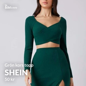 Shein  - En grön topp Shein, säljer pga toppen är för liten för mig vid framsidan. Ej använd och väldigt bra skick! 🌸 strl S