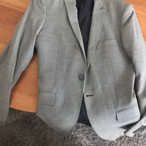  Märkeskavajer Lindeberg, Dolce, Boss - M-L Bra skick, Passar utmärkt