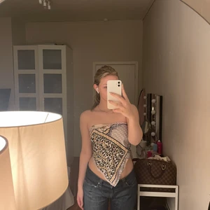 Bandeau topp  - Bandeau topp från SHEIN, använd en gång. Kan mötas upp eller frakta.