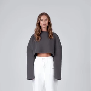 LXA cropped sweatshirt 01 dark gray - Croppad sweatshirt från LXA använd ett fåtal gånger