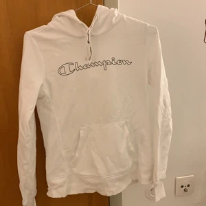 Hoodie - Vit champion hoodie i väldigt bra skick