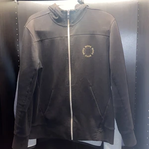 Hugo boss tröja  - Svart guld storlek S skick 7/10 saknar snören 