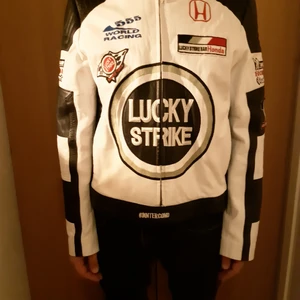 Skinnjacka - Står XXL i den, men är mer som L/XL