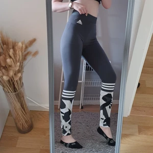 Adidas tights  - Super fina adidas tights, använda 1 gång. För stora för mej