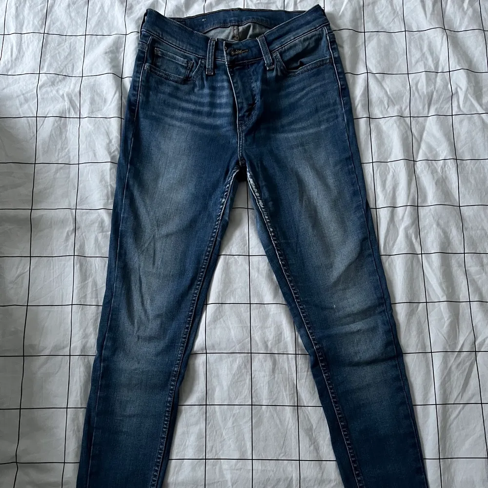 Skinny jeans från Levis . Jeans & Byxor.