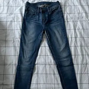 Skinny jeans från Levis 