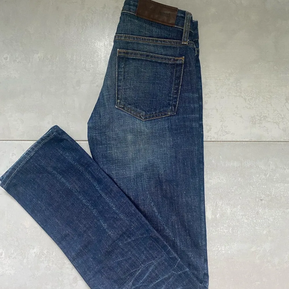 Säljer super snygga acnejeans från mitt UF-företag- modern Vintage UF 💕💕. Jeans & Byxor.