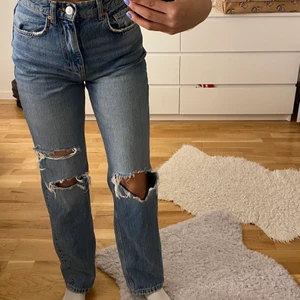 Jeans från ginatricot - Använda fåtal gånger. Jag är 172 passar perfekt på mig💗