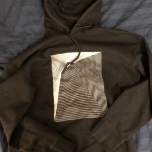 Hoodie  - Mysig hoodie i bra skick, som inte kommer till användning längre