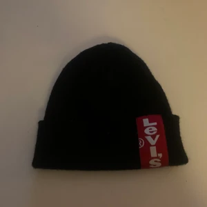 Levis mössa - En Levis mössa som äe superfin! Fin nu till vintern 