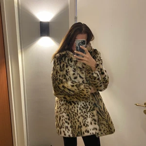 Faux fur leopard  - Prislappen är kvar 