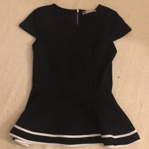 Topp - En topp från TEMT i stl s.säljer pga att jag inte andvänder den. 