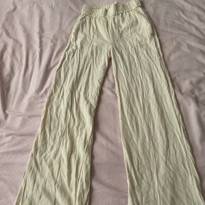 Bootcut linnebyxor - Från hm dem är ostyrkta men dem är snygga annars