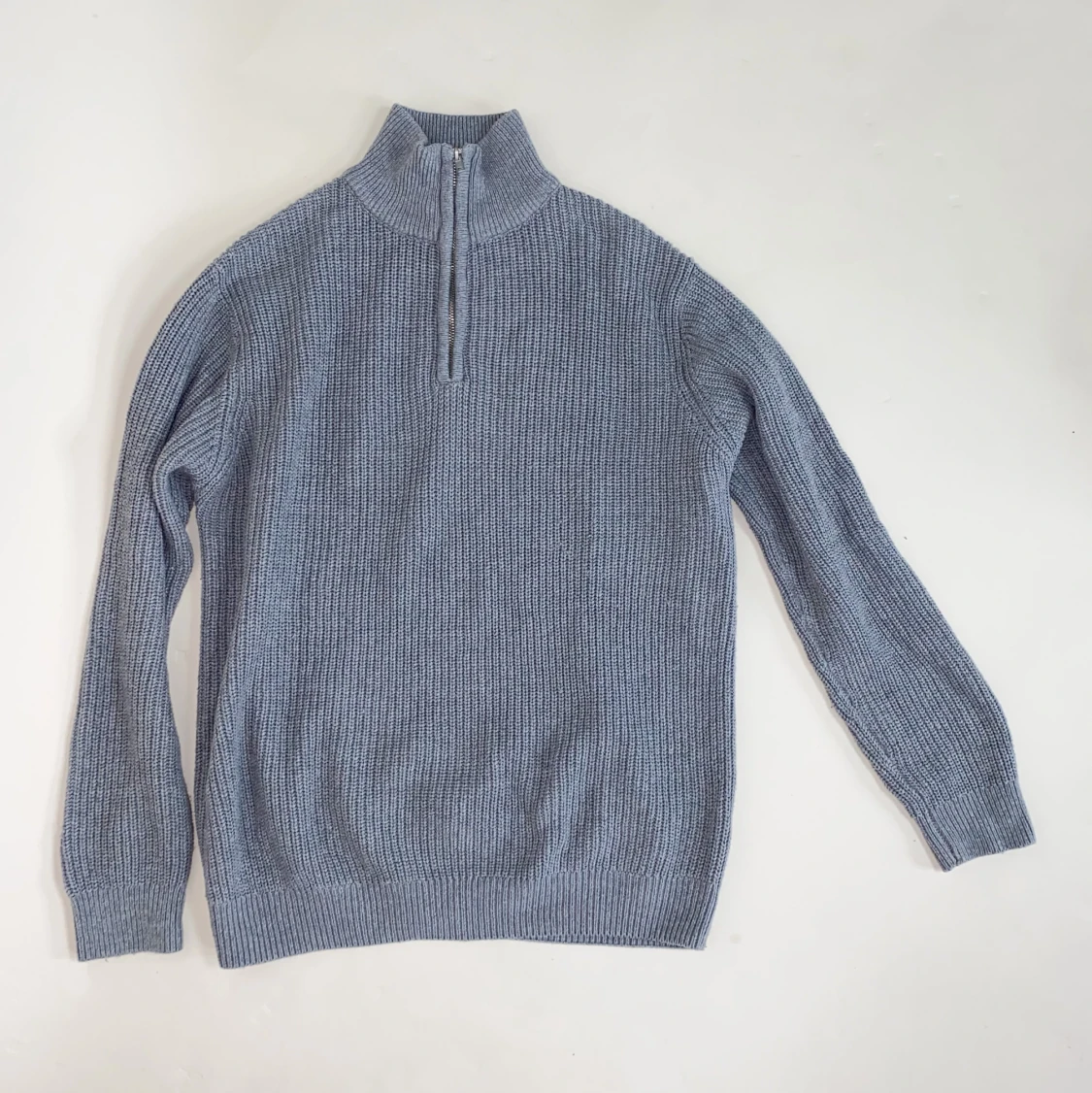 Grå tjocktröja storlek M  - 91