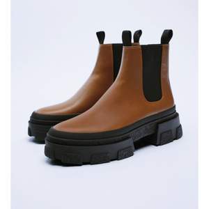 Säljes. Snygga boots  från Zara stl 37. Nypris 599 kr. Använda vid fåtal tillfällen. Köparen betalar själv frakten. 