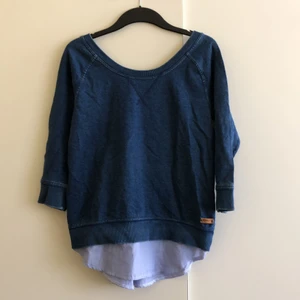 Sweatshir med skjorta - Fin sweatshirt med ”inbyggd ” skjorta