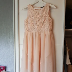 Sommarklänning  - Klänning från Lindex. Helt oanvänd. Storlek 170, (passar S) 