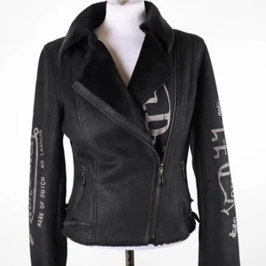 Von Dutch jacka  - Äkta Von Dutch jacka i nyskick, favoritjackan! säljer pga har två🥰 PM för fler bilder 😘  inga skambud :) 