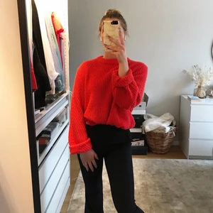 Röd stickad tröja - Röd stickad tröja från Gina Tricot