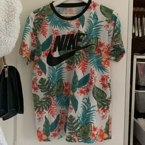 Nike tröja - så skön t-shirt, använd flera gånger.