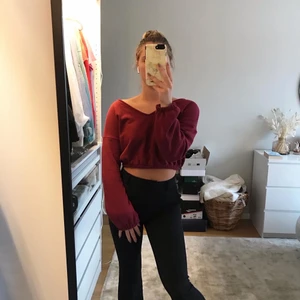 Croppad tröja från Nelly - Croppad tröja från Nelly