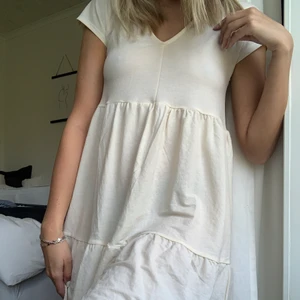 Klänning - Superfin klänning, använd 1-2 gånger. 