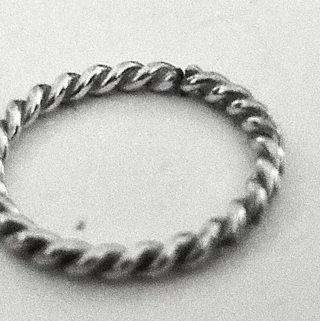Silverring flätad äkta silver . Bredd 3 mm. Storlek 16. Köpt från faith - 91