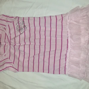 Rosa barnklänning med tyll kjol - Rosa barnklänning med tyll kjol