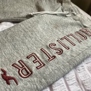 Hollister mjukisbyxor  - Hollister mjukisar med raka ben 