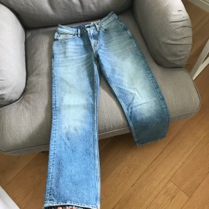 Tiger of Sweden jeans - Säljer dessa snygga helt oanvända Tiger jeansen då de tyvärr inte kommer till användning!🐅 Nypris 1400 kr