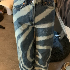 Blekta jeans - Jeans som är nästan oanvända, som jag blekt själv 