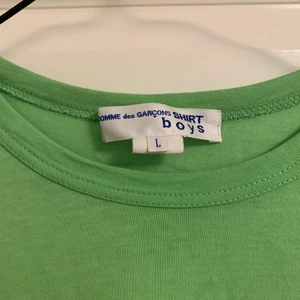 Comme des garcons t shirt - En söt tshirt! Köparen står för frakt! Passar som M!💕