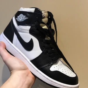 Jordans (GS) high  - Säljer mina fina jordans i storlek 39, cond 8/10. Bud från 2300 Bin 3000. Hör av er vid fler frågor! 