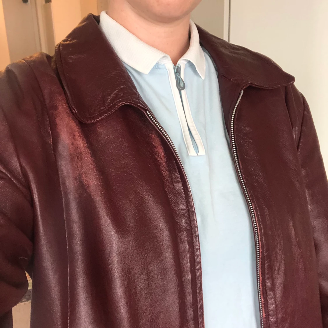 Vinröd skinnjacka  - 90