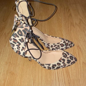 Leopard klackskor  - Helt nya leopard klackskor stl 39 