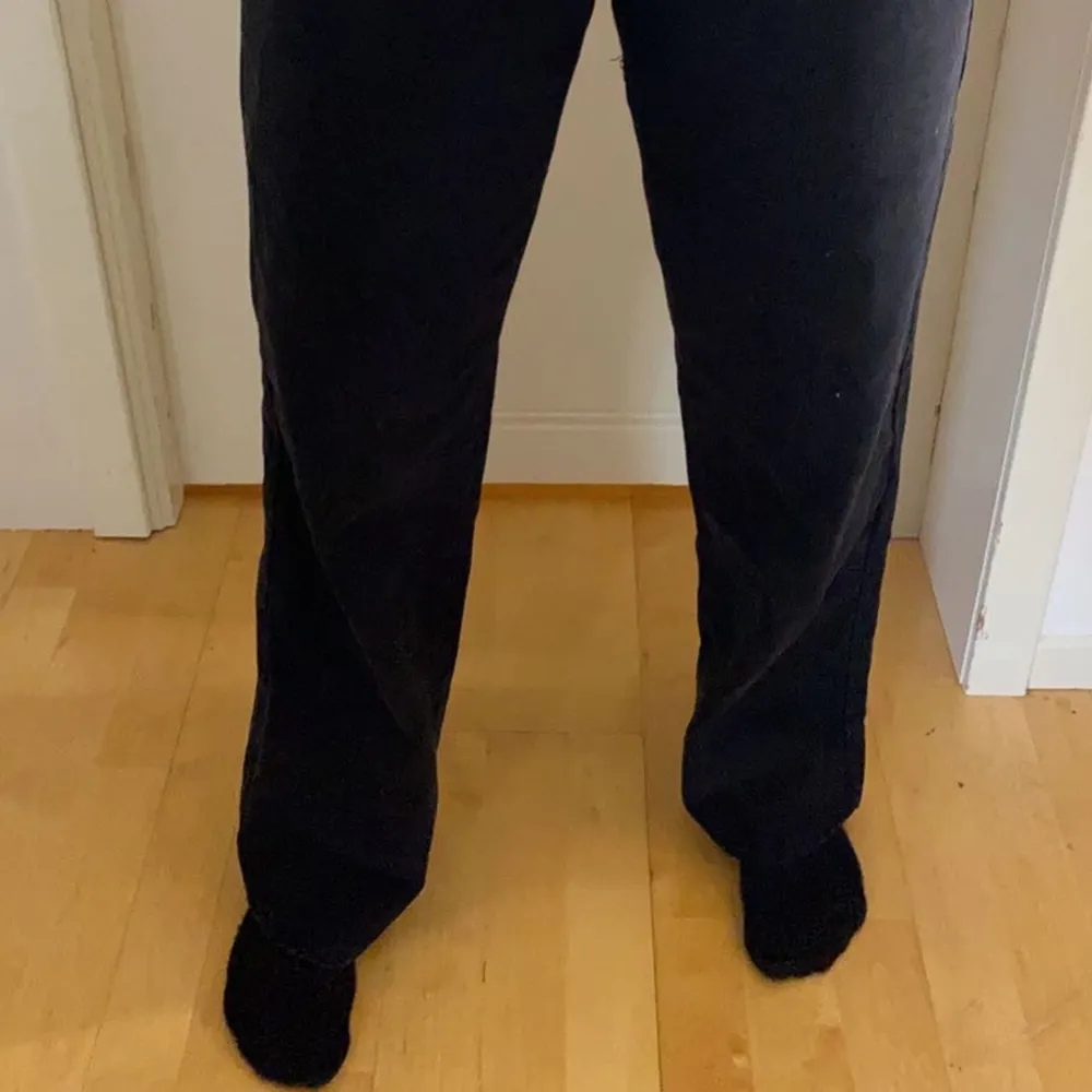Snygga jeans från Shein i storlek M. Enbart testade då de inte passar!. Jeans & Byxor.