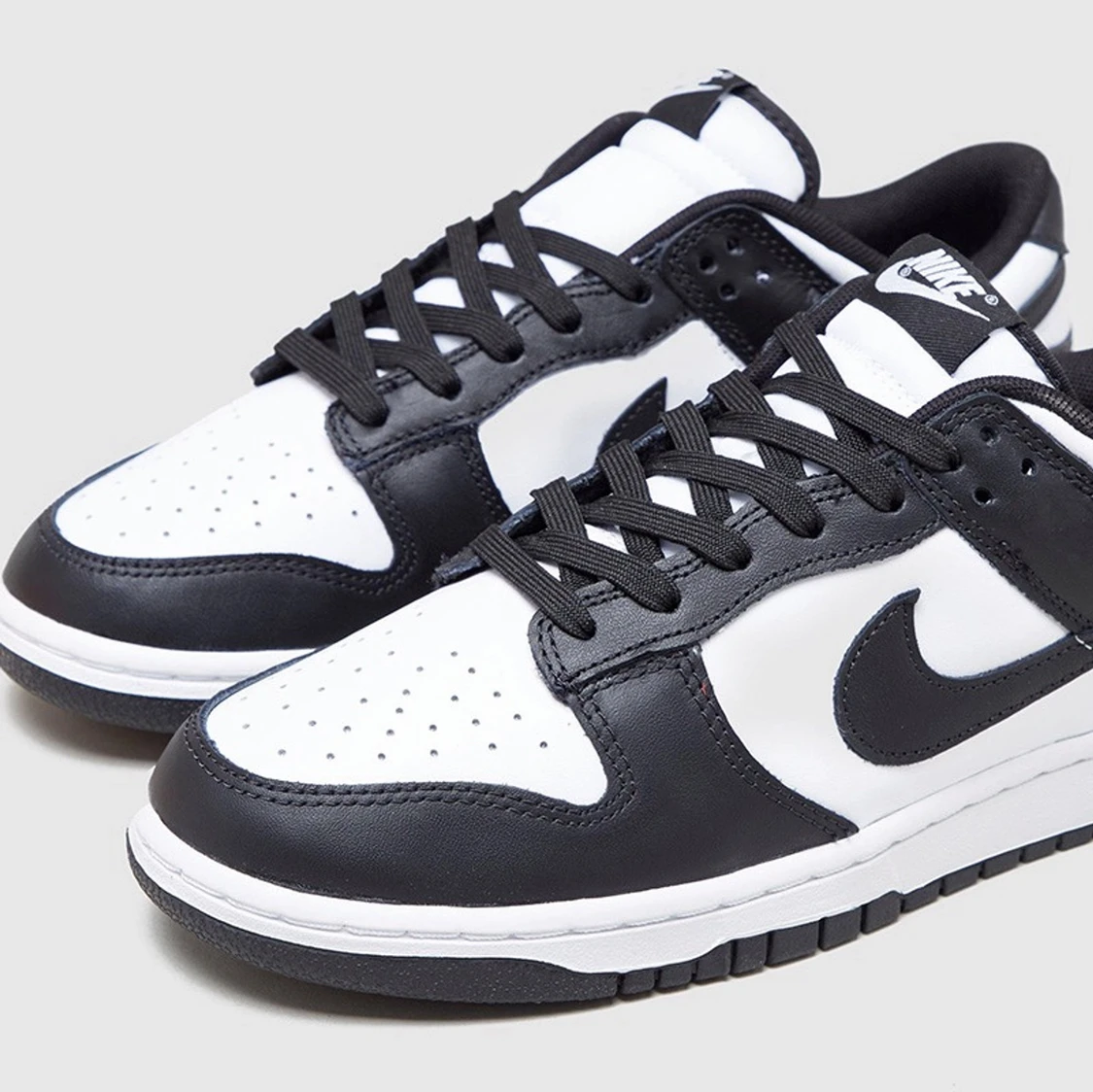 Nike Dunk Low Black & White - 90