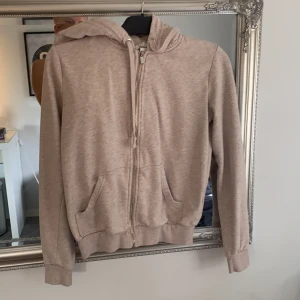 Hoodie med dragkedja  - Jätte fin Luvtröja som inte kommer till användning. 100+ frakt ❤️