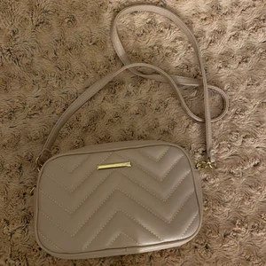 Väska - Jättefin väska från Glitter, Bra skick! Nypris: 199kr    (pris kan diskuteras)